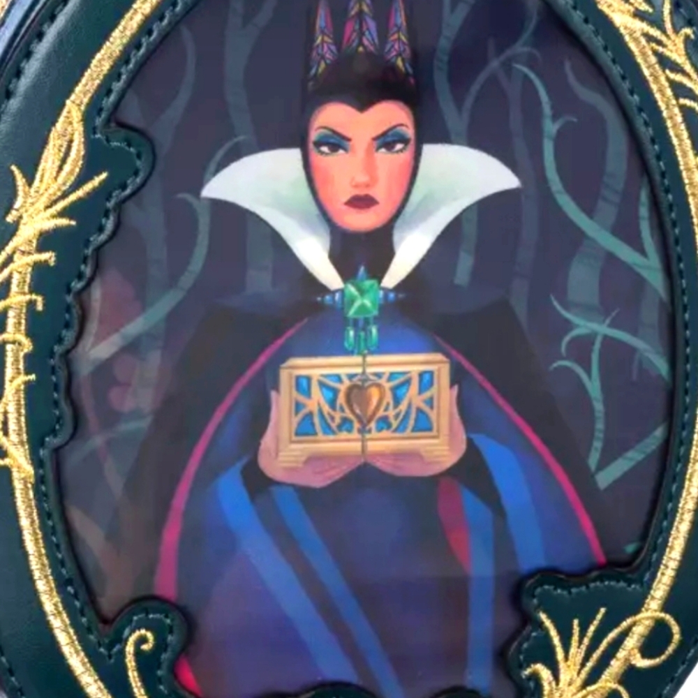 Snow White, The Evil Queen Disney NWT New W Tags Crossbody Bag Lenticular